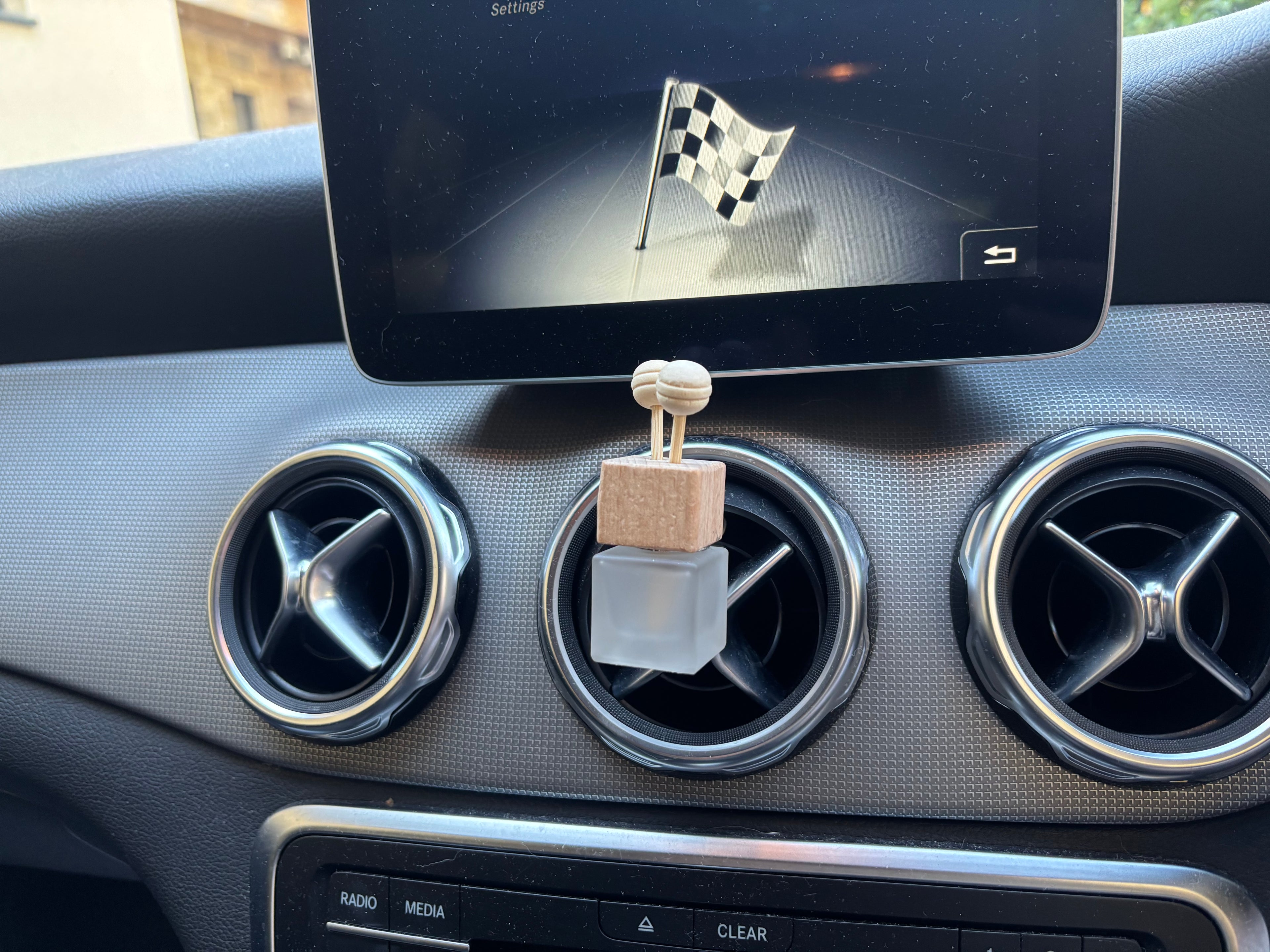 Frosted car diffuser / air freshener
