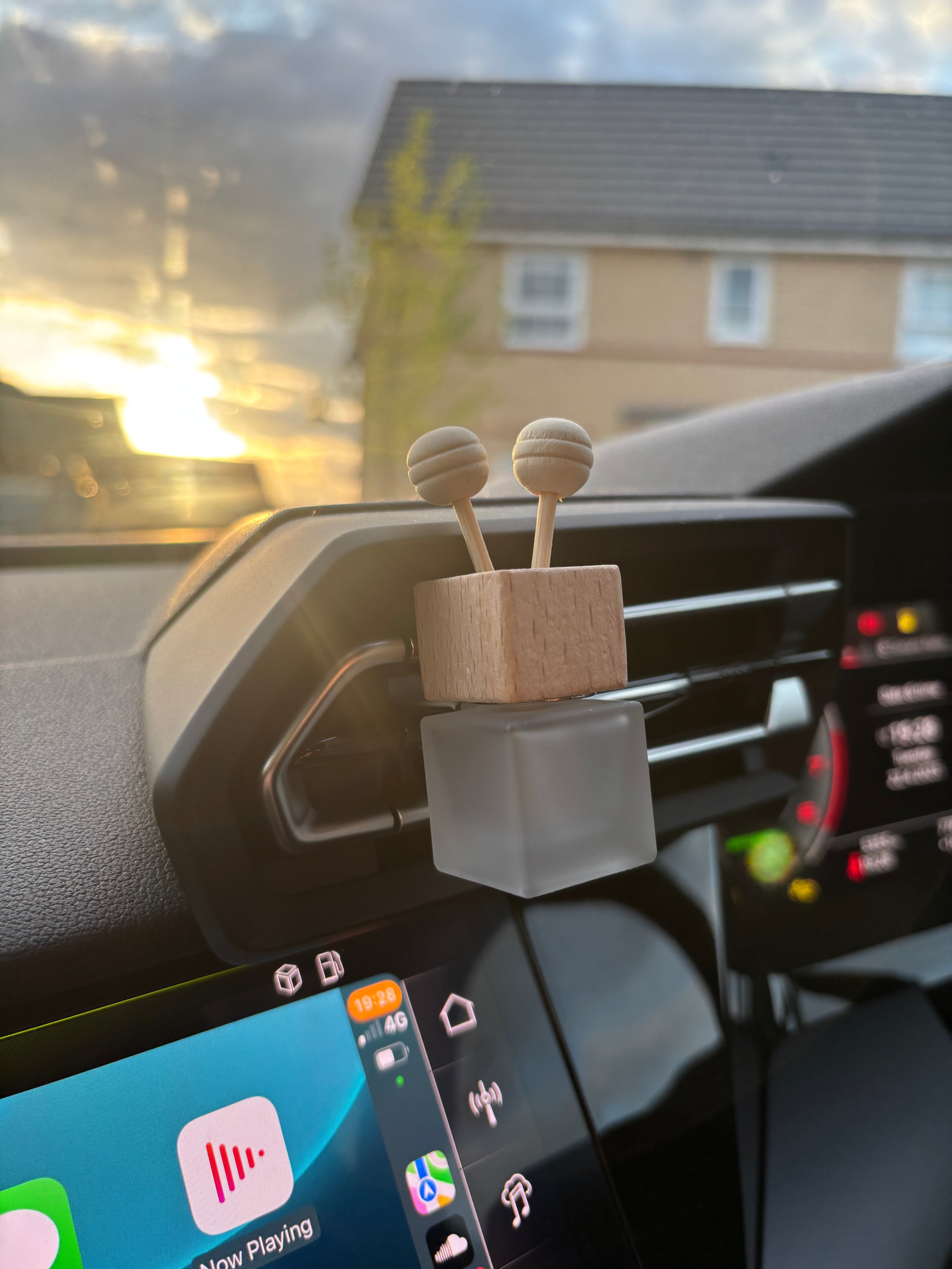 Frosted car diffuser / air freshener